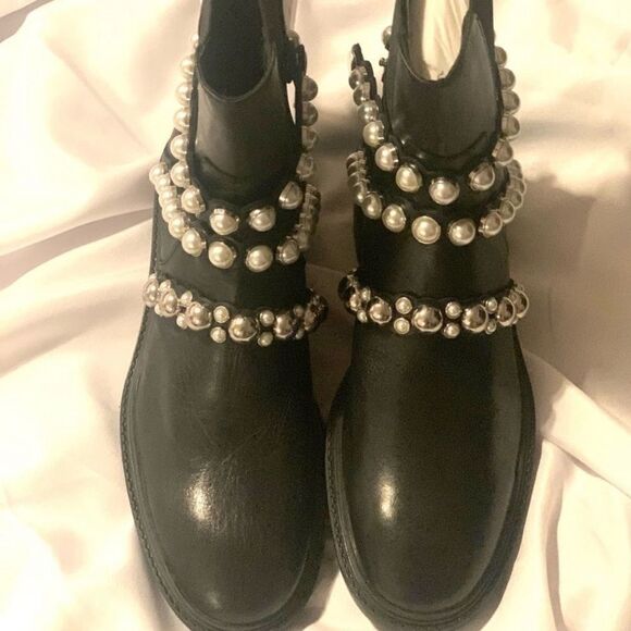 New with tags Zara Chelsea leather jeweled boots - Picture 3 of 5